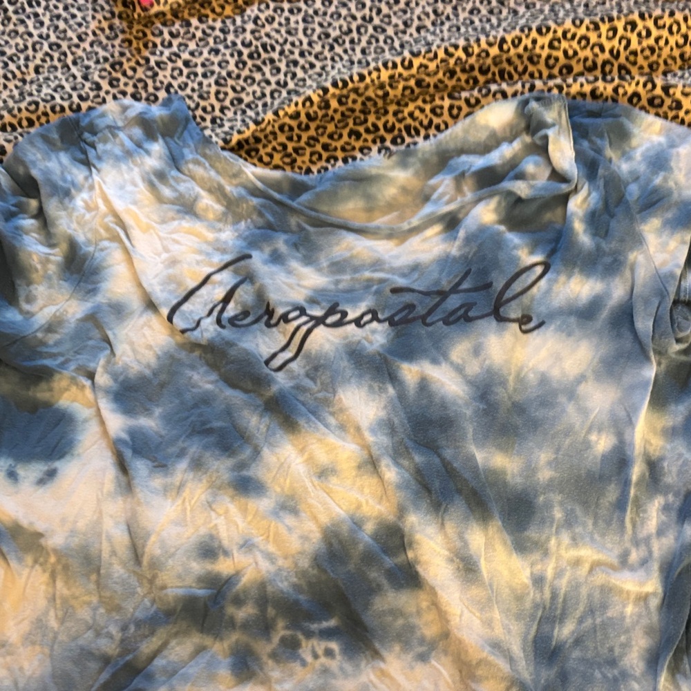 Aeropostale Blue and White Tie-Dye Tee cut crew neck